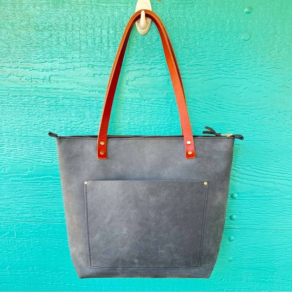 PORTLAND LEATHER MEDIUM SIZE BLUE GRAY LEATHER TOTE IN STORM